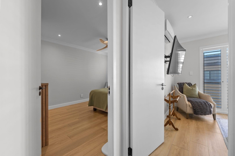 4 Bedroom Property for Sale in Sea Point Western Cape